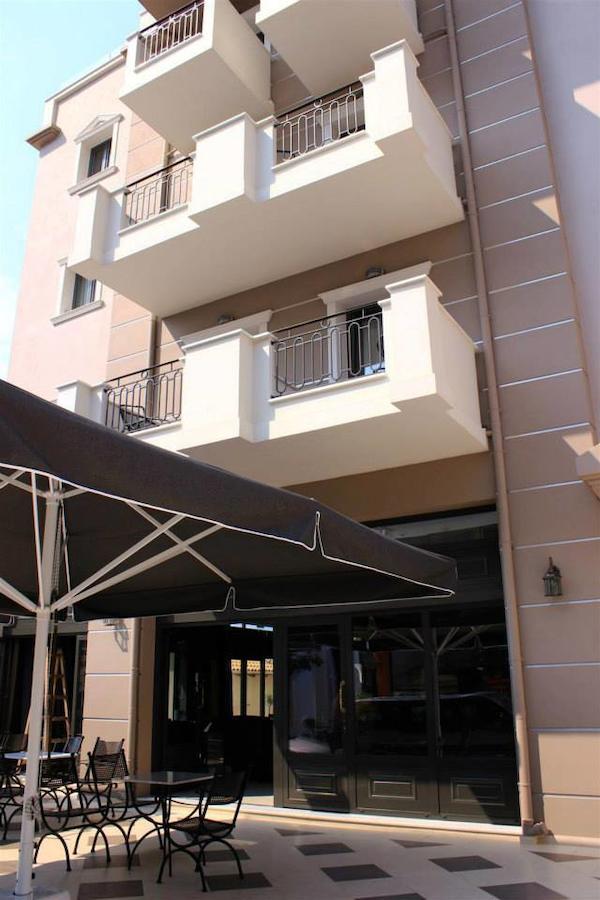 Theasis Hotel Парамития Экстерьер фото